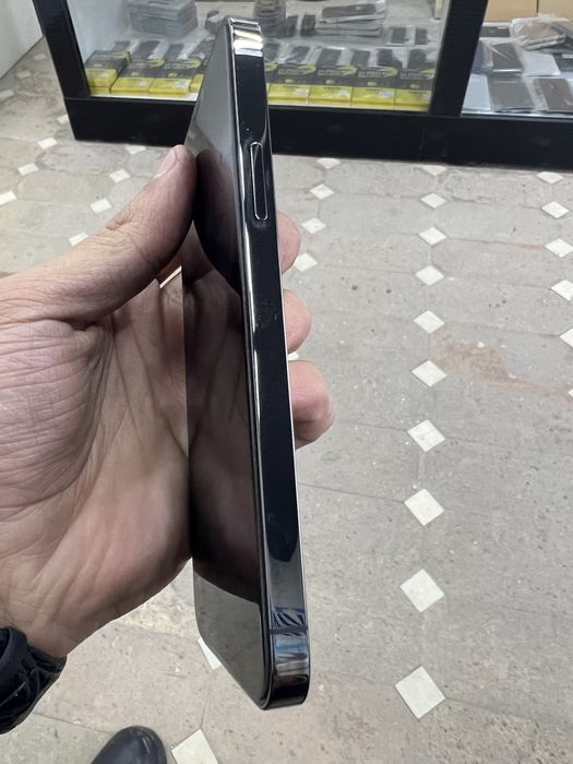 Iphone 12 pro Sotiladi