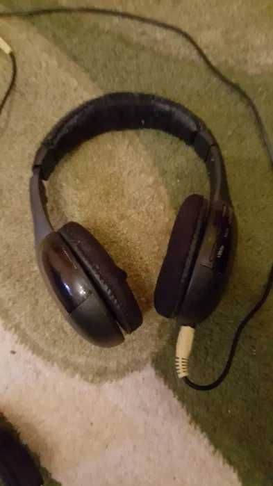 Vand casti de orice gen cu fir