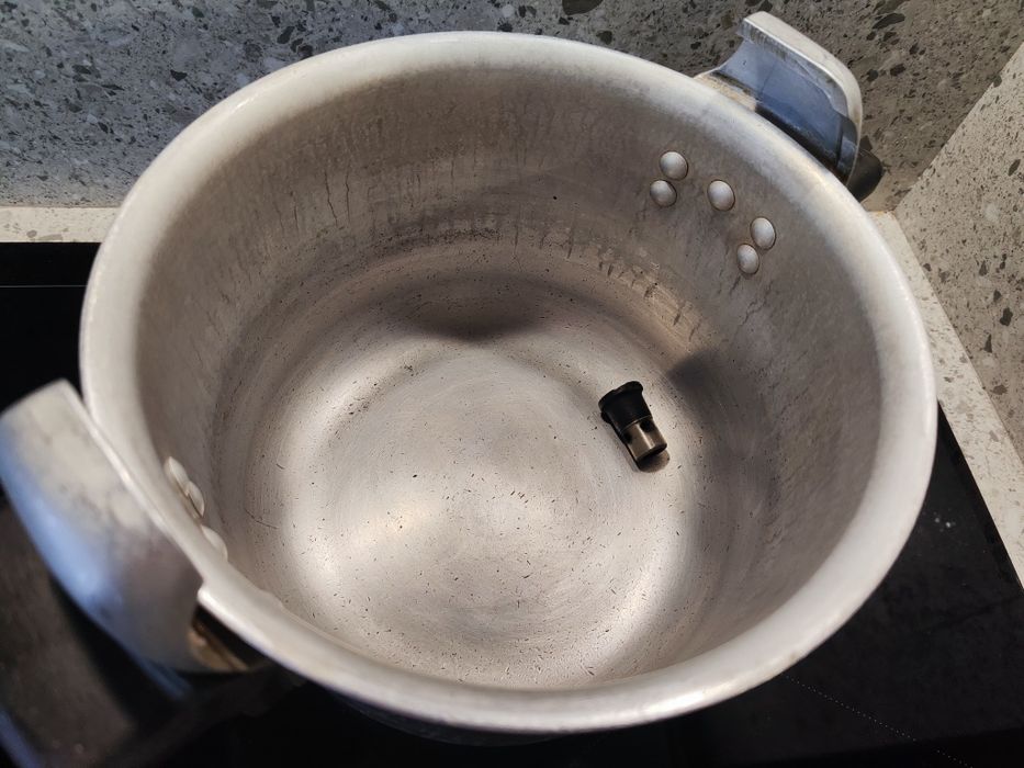 Тенджера под налягане