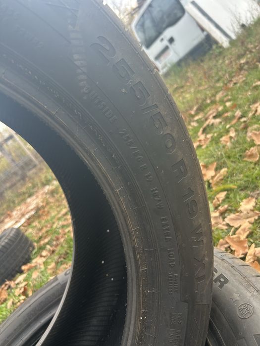 Vand caucicuri in stare foarte buna de folosire