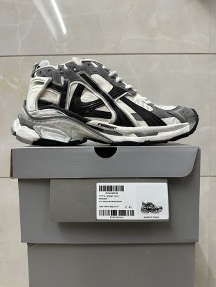 Balenciaga runner