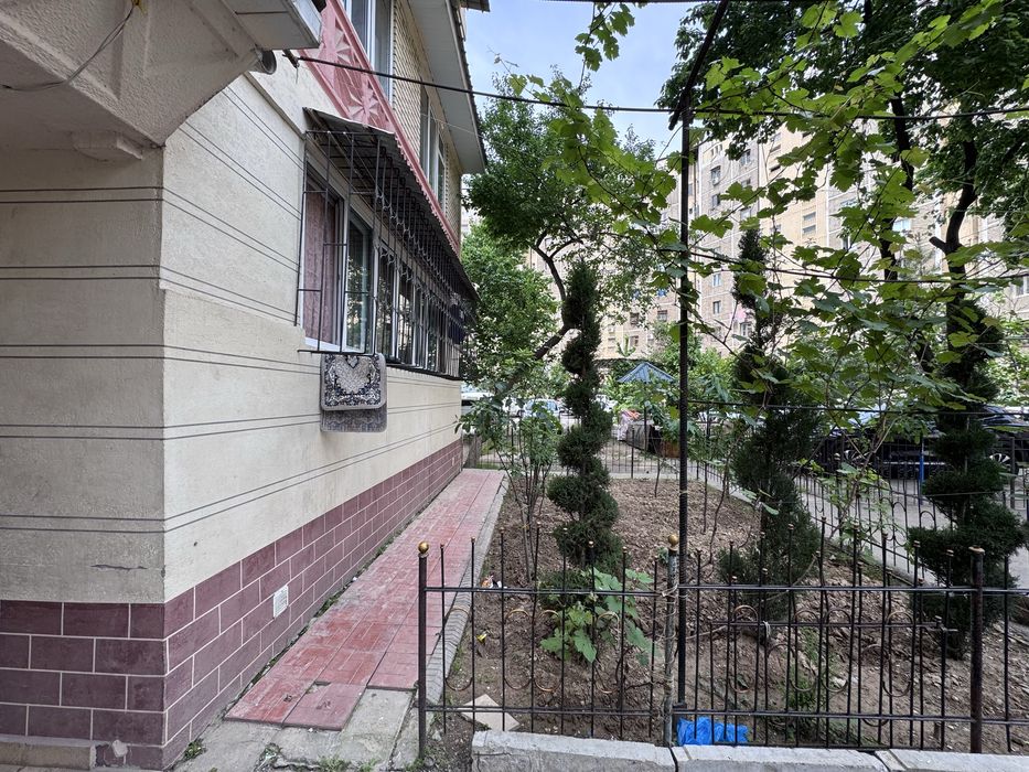 Махалля Жарарык среднее состояние 3/1/9 84 кв.м.