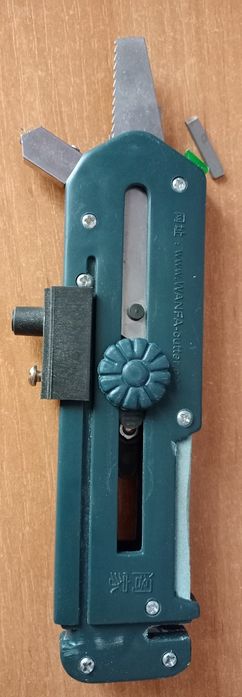 Универсальная набор для строителей и сантехников.