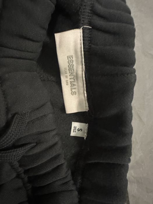 pantaloni scurti essentials