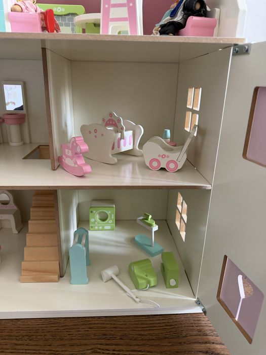 Голяма дървена къща за кукли George Home / ASDA + пълно обзавеждане и кукли