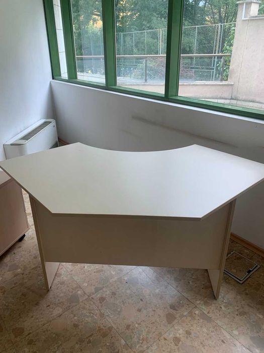 Големи офис бюра