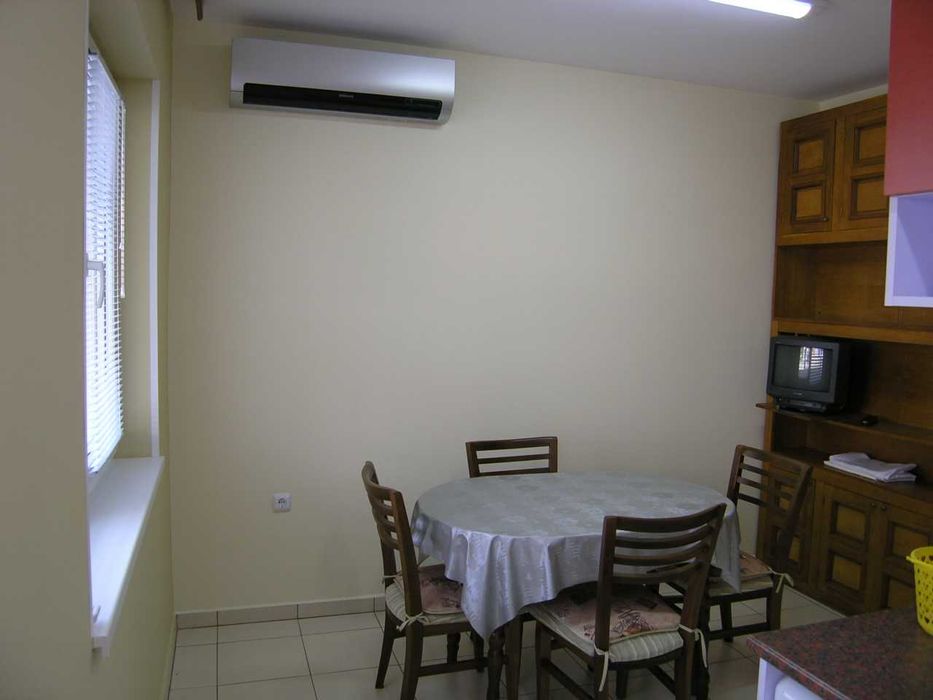 Давам под НАЕМ ДВУСТАЕН, обзаведен, под пазар Чаталджа