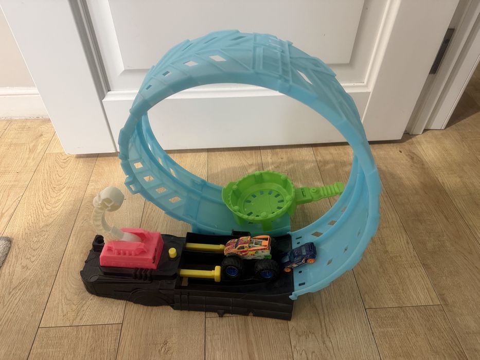 Игрушка hot wheels