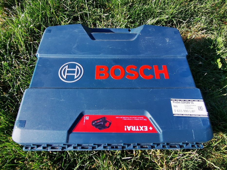 Cutii Bosch și Dewalt nefolosite.