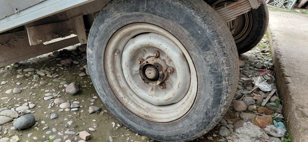 Мол  огир йуклар ташишга бакувват ясалган документи йук аравани узи..