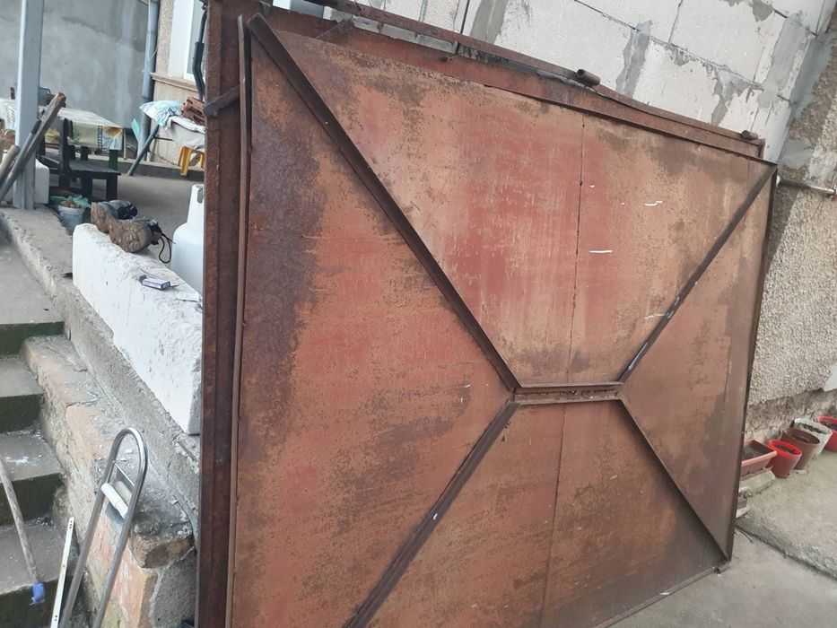 Ламарина колове врата мрежа