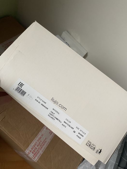 Сникърси Liu Jo Eva 02, бели - 39 номер, с дефект