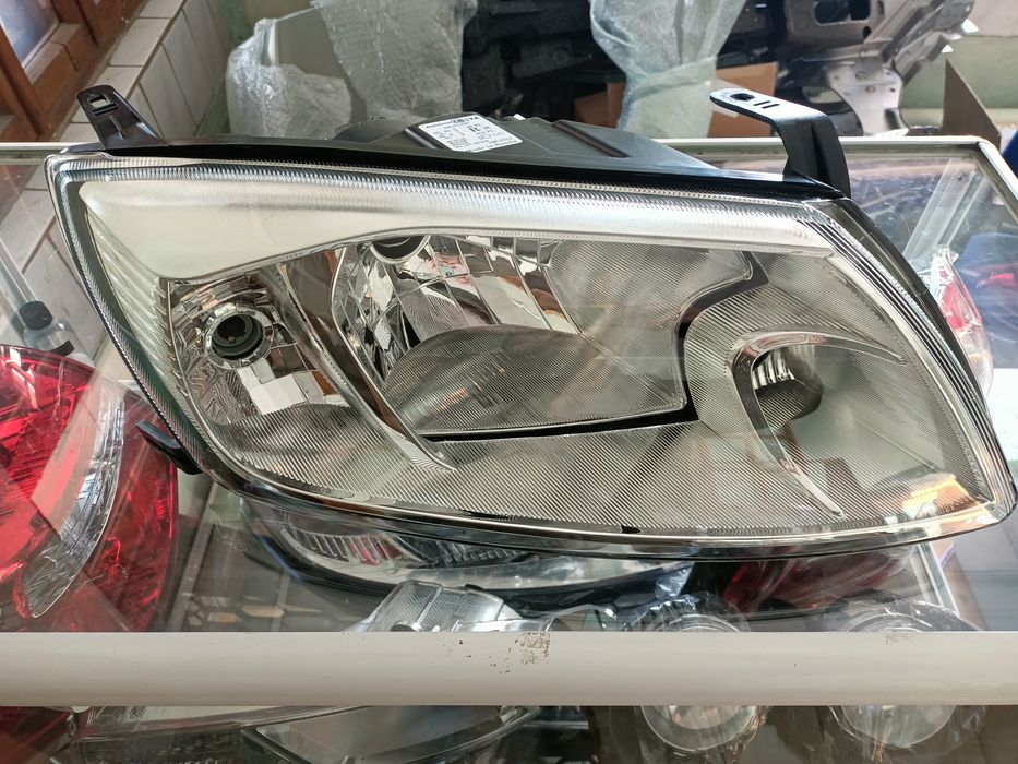 Фара передняя Лада Гранта