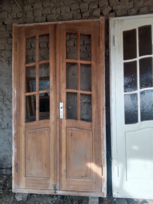 2 ta eshik bor sotiladigan kelishamiz