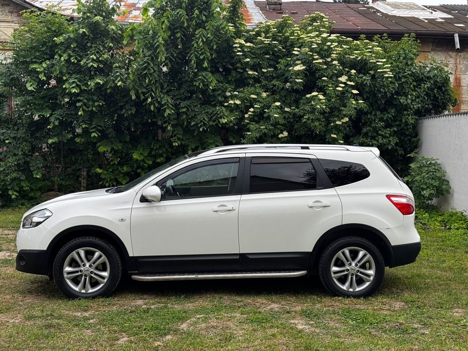 Nissan Qashqai+2