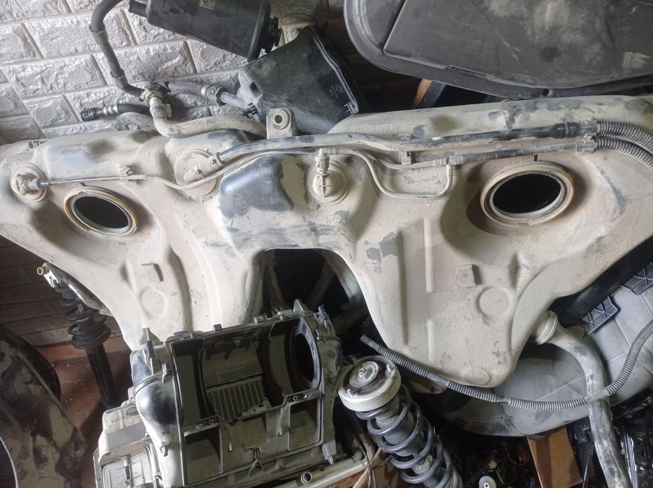 Е60 все кузовной запчасти