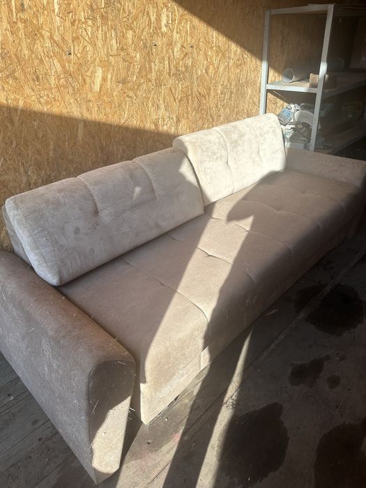 Диван мягкий