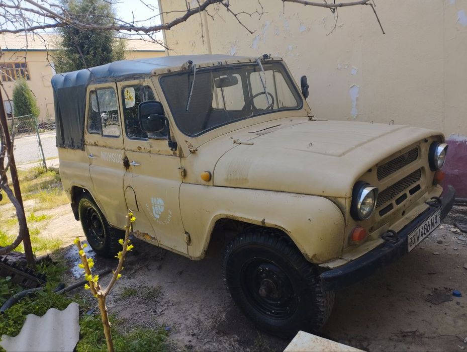 UAZ 315101 holati yaxshi narxini kelishamiz
Yili 1993yil
Peredok bor
R