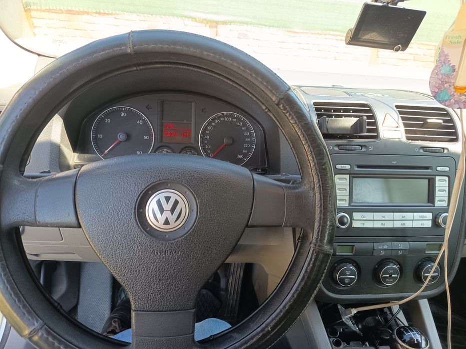 Vând autoturism Volkswagen Golf 5 Variant, 1,9 cod motor BLS, an 2008