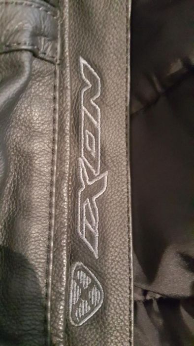 Мото яке IXON с протрктори ново