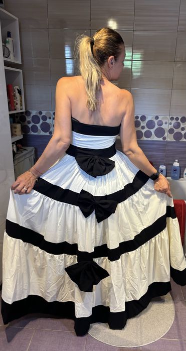 Vind rochie elegante de zi