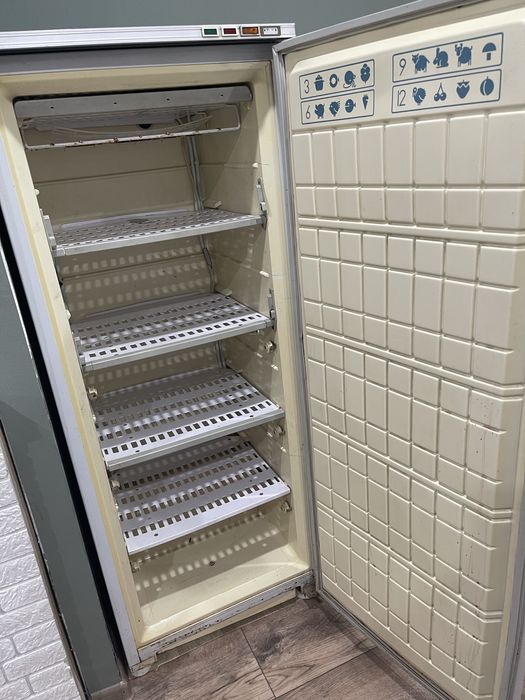 Морозильник вертикальный