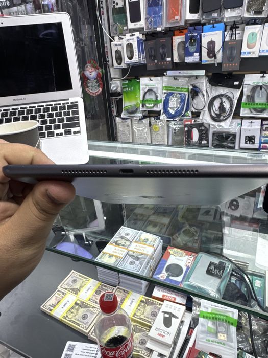 ipad sotiladi 9 pokoleniya