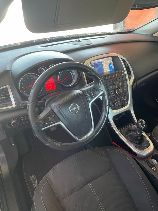 OPEL Astra 2011 — imagine 4