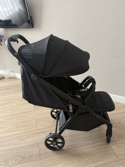 Продаю прогулочную коляску Tutis jogo+
