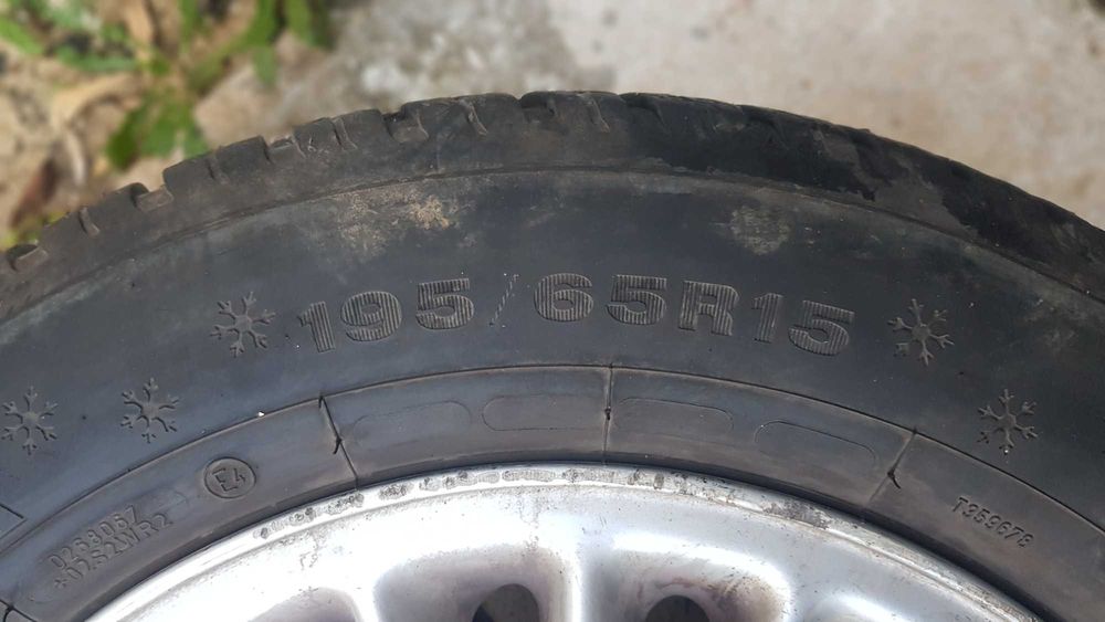 джанти и гуми за волво в40