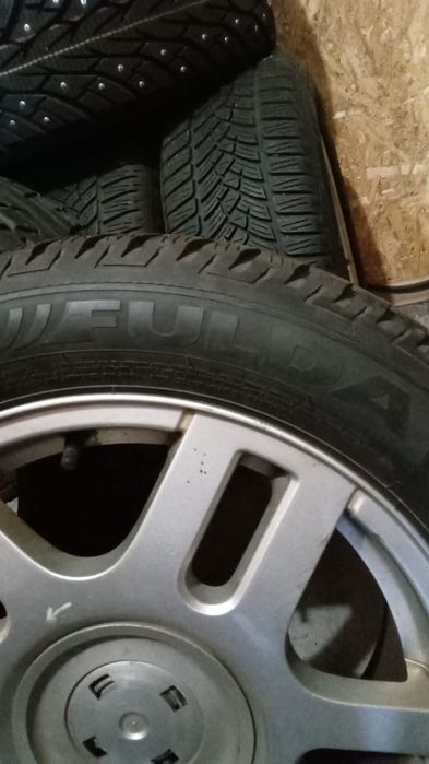 Продам комплект резины Ауди с4 а6