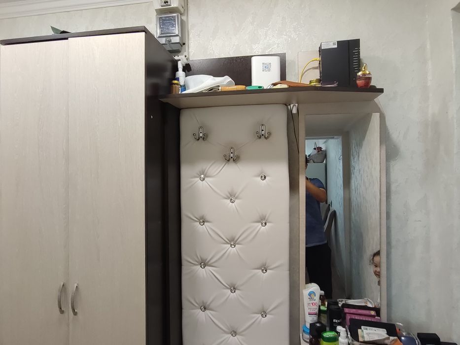 Продается шкаф для прихожной