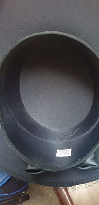 Palarie neagra pentru nuntă