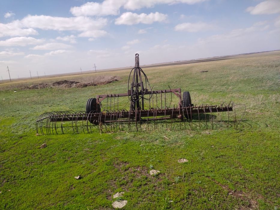 Дом, трактор и баз