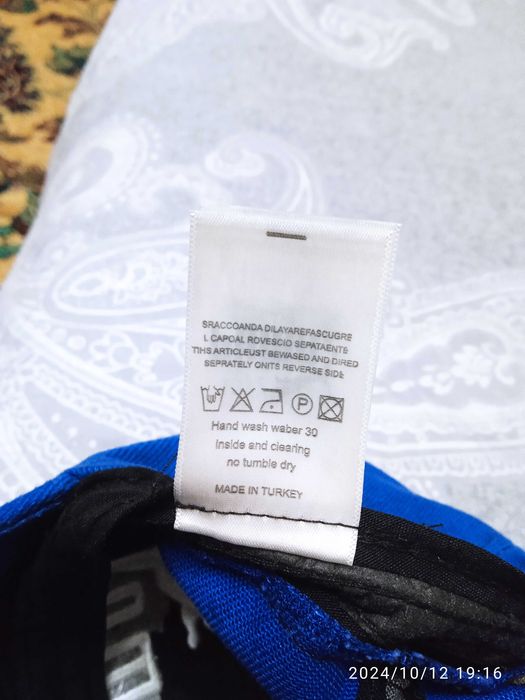 продам   кепки    в   хорошем  состояние   плотные