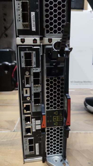 Nas storage lenovo de4000F + 12 ssd 800gb