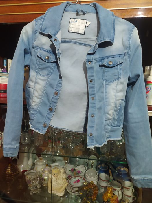 Продам куртку джинсовую рост 146