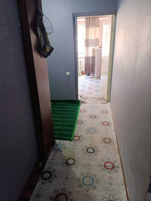 Дом продаётся (бывшие общежитие.)  2х комнатная 3-етаж