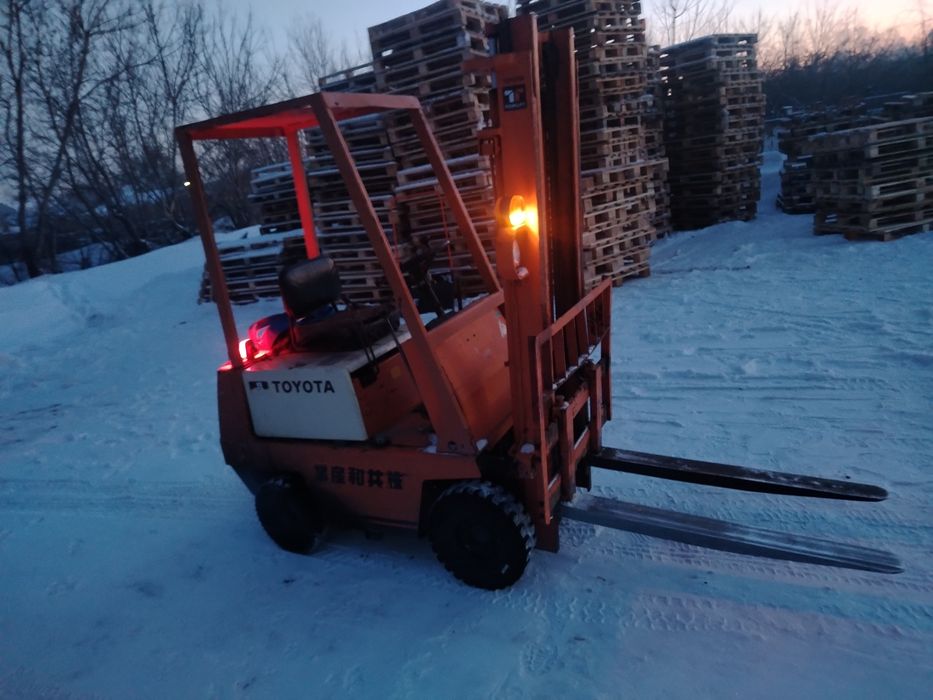 Продам вилочный погрузчик грузоподъёмность 1т