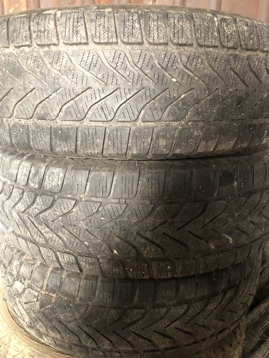 Продавам гуми за джип