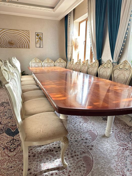 Продам стол и стулья