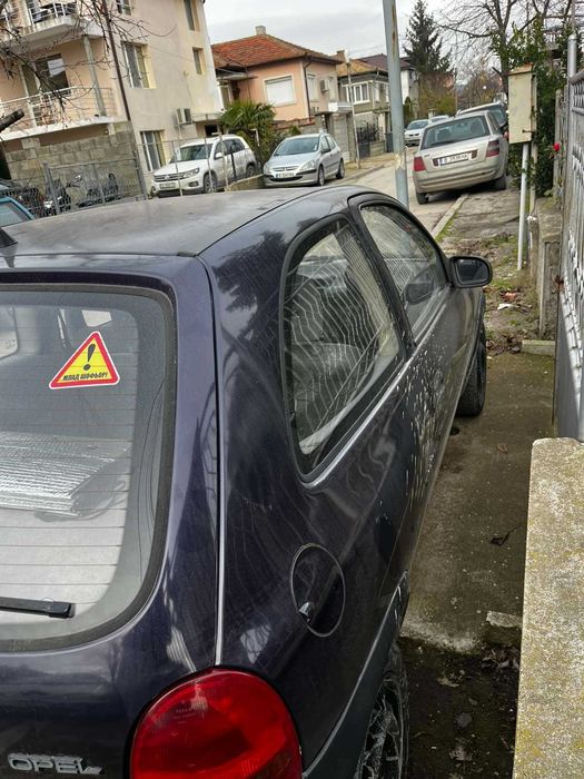 Продавам опел корса Б 1.4 бензин