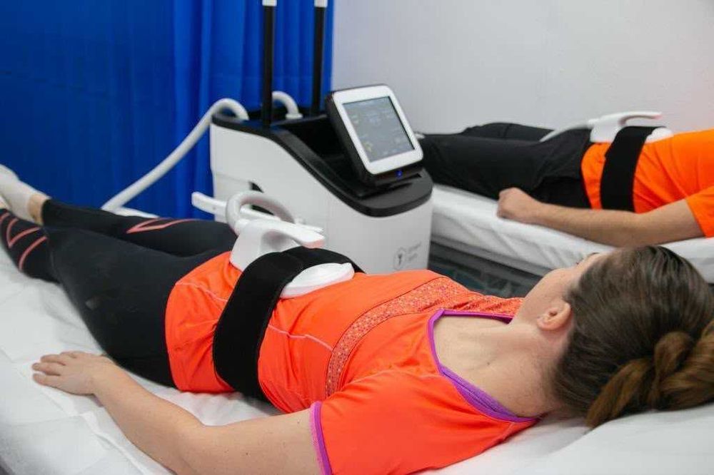 Aparat profesional EMSlim HIEMT pentru remodelare corporală, tonifiere musculară, salon cosmetic, salon de masaj, estetică și fitness – 2.500 €