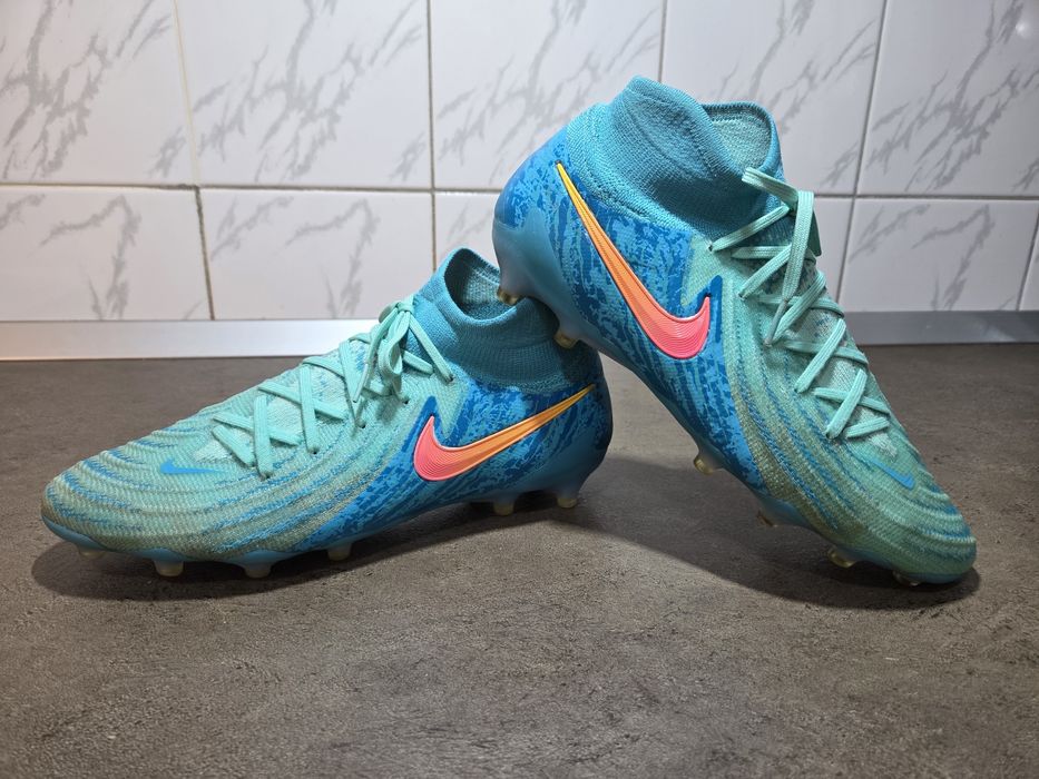Vand ghete de fotbal profesionale Ghete de fotbal Nike PHANTOM LUNA II ELITE LV8 FG in stare foarte buna