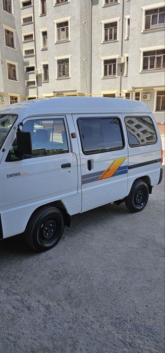 Yangi damas sotiladi