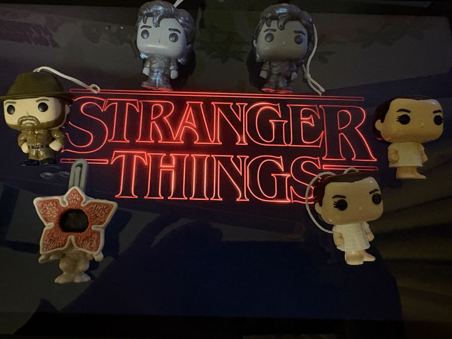 Обмен игрушек kinder joy stranger things
