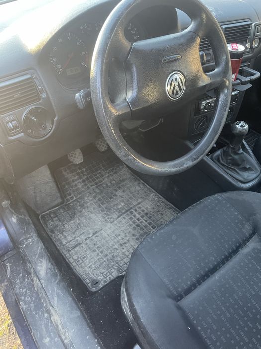 Vand Golf 4,motor 1.4 benzina