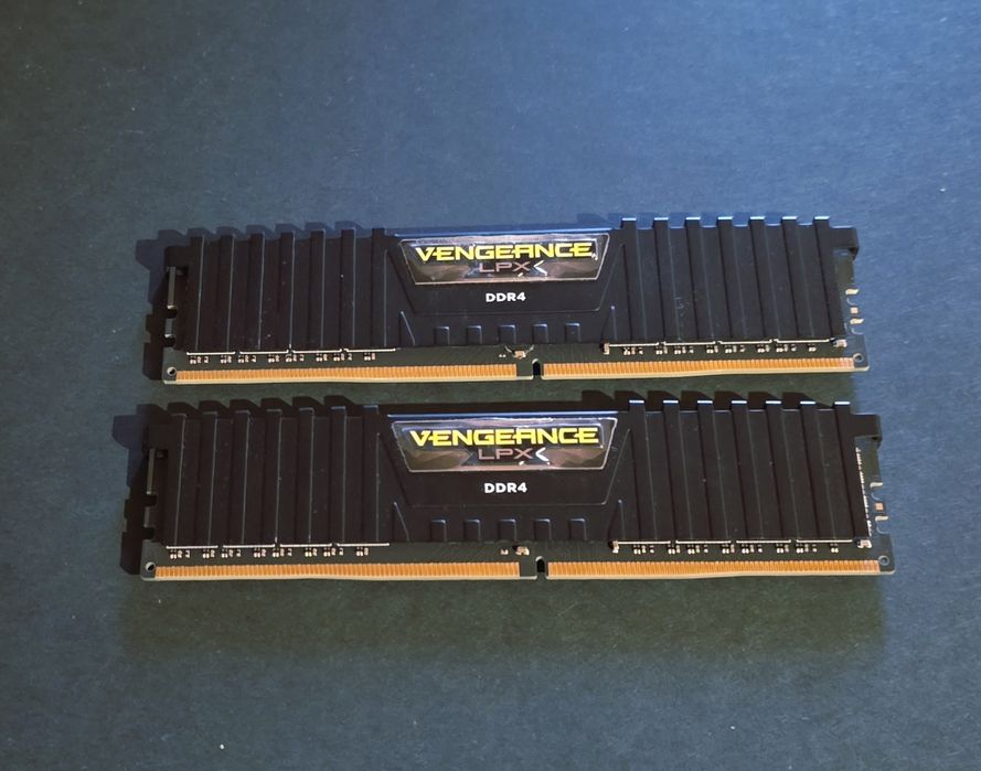 16GB RAM 3000MHz DDR4 Corsair LPX