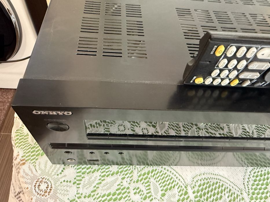 Onkyo TX-NR717 resiver