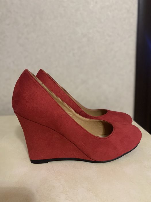 Туфли. Танкетка.